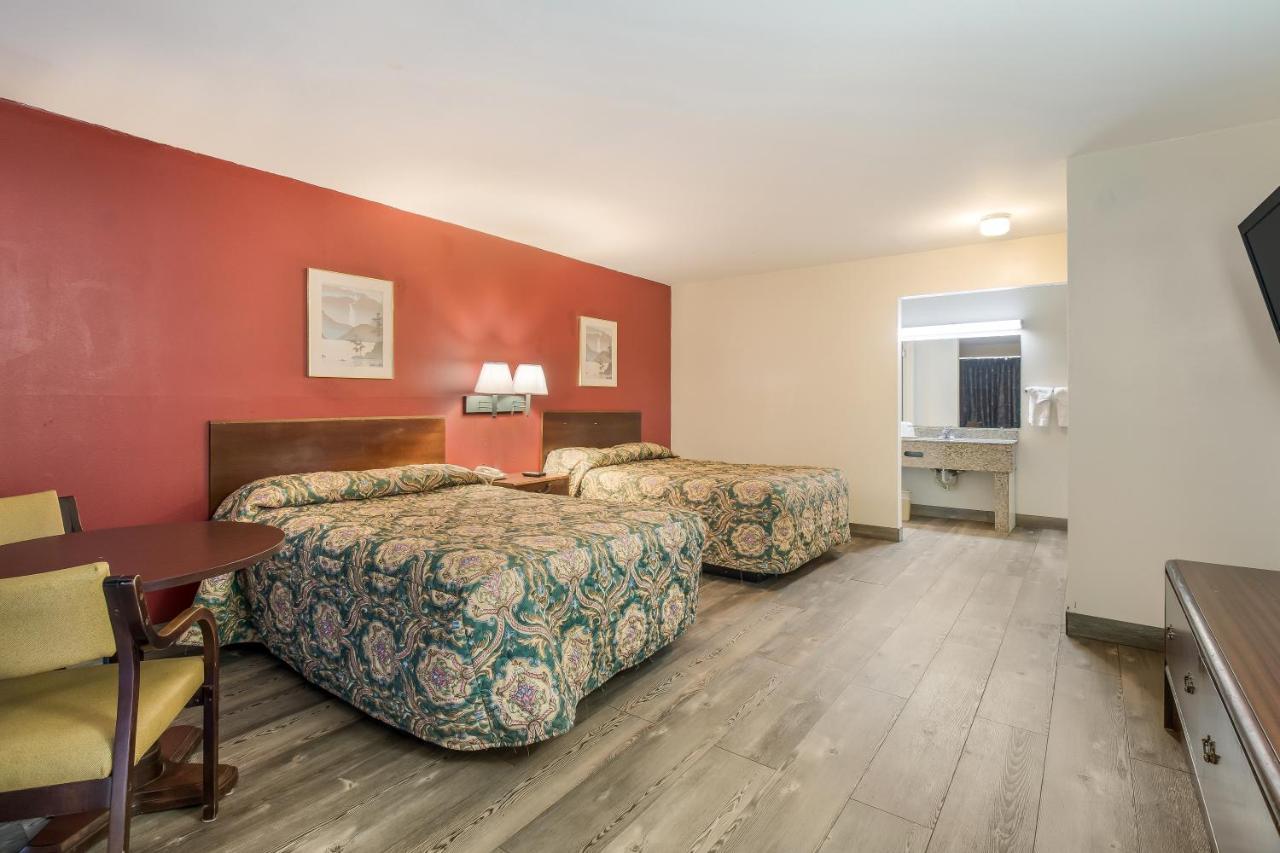 Knights Inn - Cleveland Ngoại thất bức ảnh